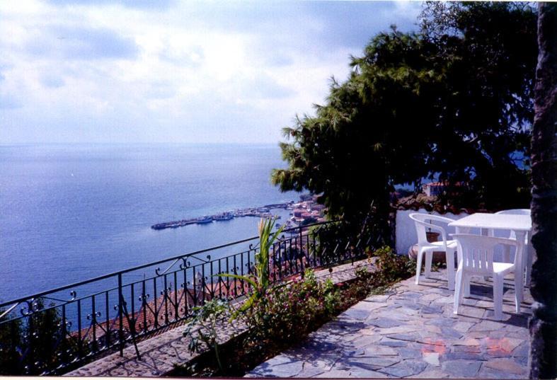 Studios Voula Mithymna Exterior photo